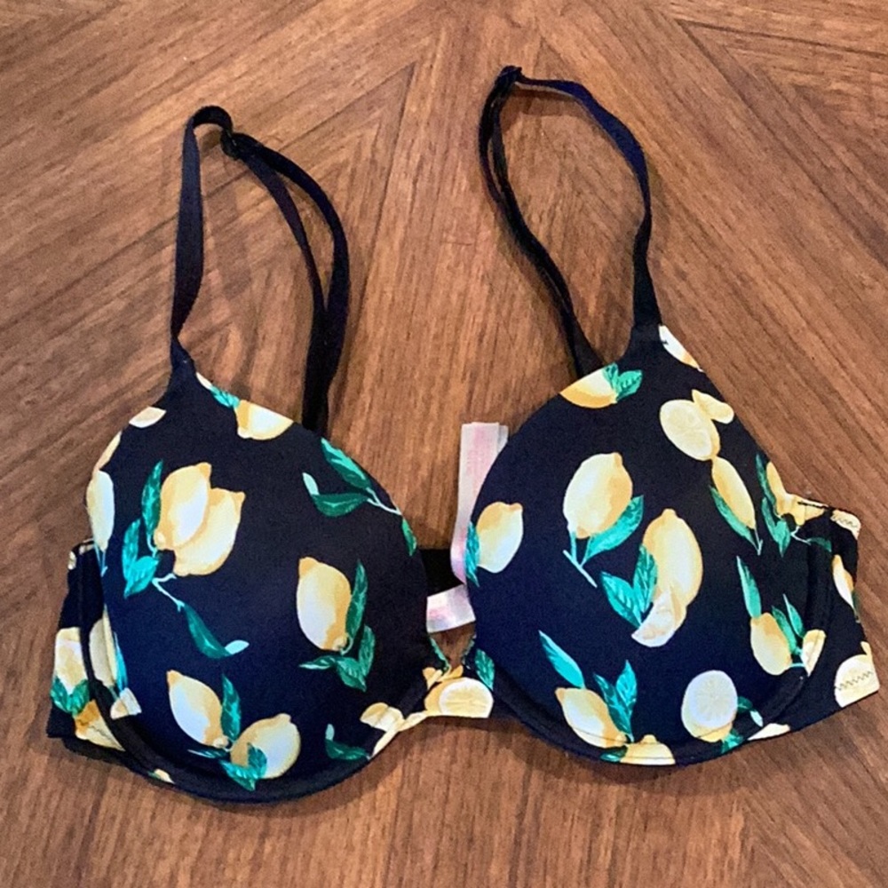 VS Pink bra
